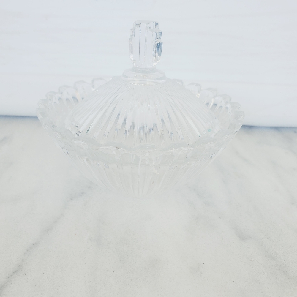 Vintage Cut Glass Candy Trinket Dish Sugar Bowl with Lid Art Deco Medium - Picture 9 of 10